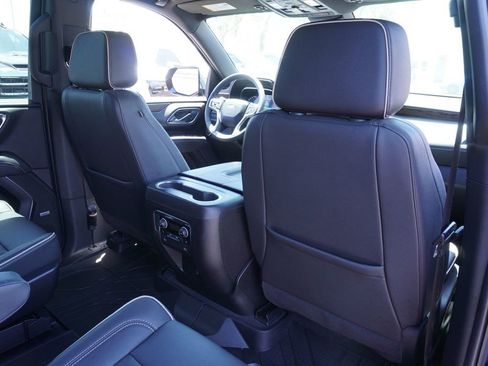 Used 2023 Chevrolet Tahoe Premier AWD/4WD image 11