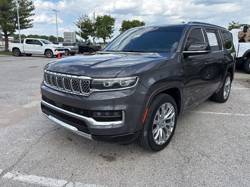 Used 2023 Jeep Grand Wagoneer Series III AWD/4WD image 13