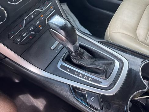 Used 2015 Ford Edge SEL w/ Equipment Group 201A AWD/4WD image 22