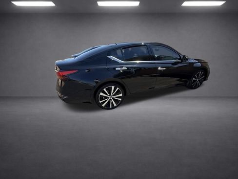 Used 2020 Nissan Altima 2.5 Platinum FWD image 16
