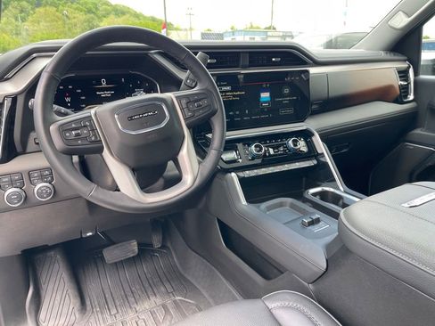 Used 2025 GMC Sierra 3500 Denali w/ Denali Reserve Package AWD/4WD image 12