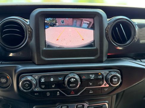 Used 2022 Jeep Wrangler Unlimited Sport AWD/4WD image 31