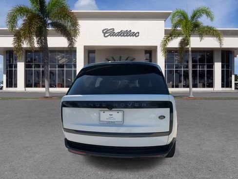 Used 2023 Land Rover Range Rover SE AWD/4WD image 12