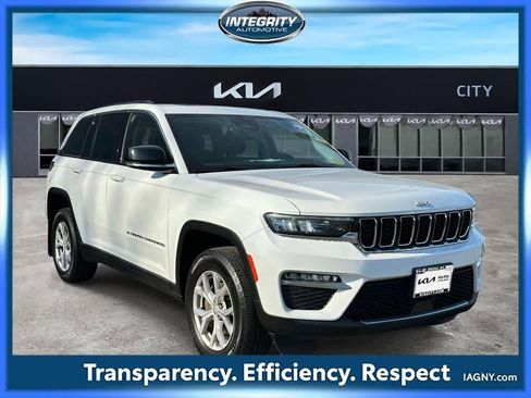 Used 2022 Jeep Grand Cherokee Limited image 1