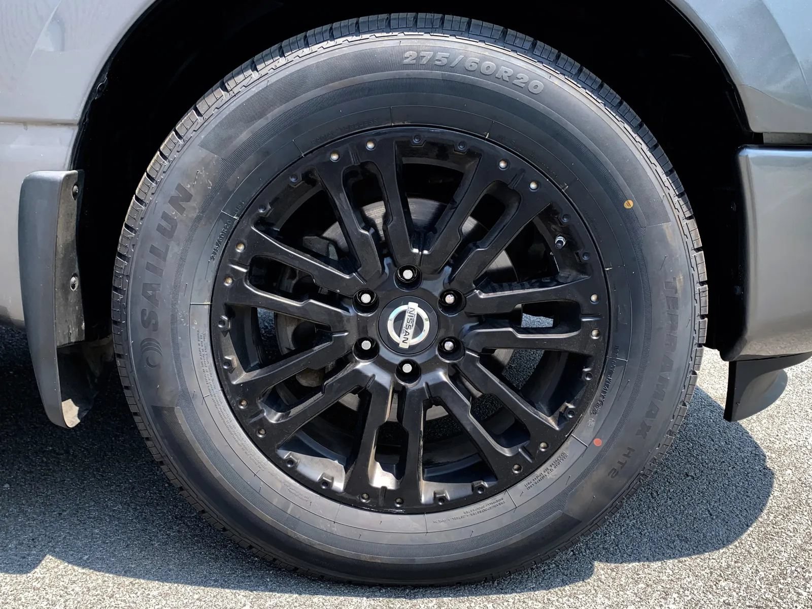 Used 2019 Nissan Titan SV w/ SV Convenience Package RWD image 9