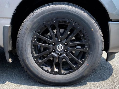 Used 2019 Nissan Titan SV w/ SV Convenience Package RWD image 9