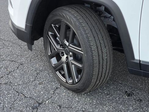 New 2026 Jeep Compass Latitude image 22