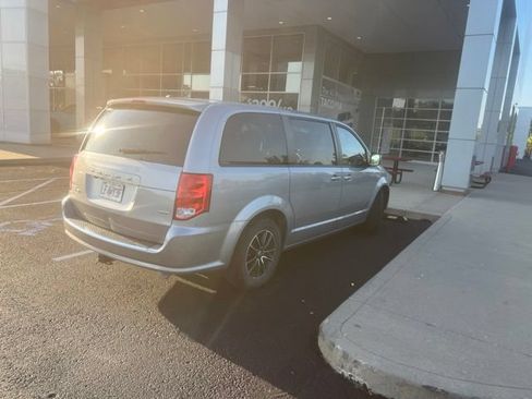 Used 2019 Dodge Grand Caravan GT FWD image 6