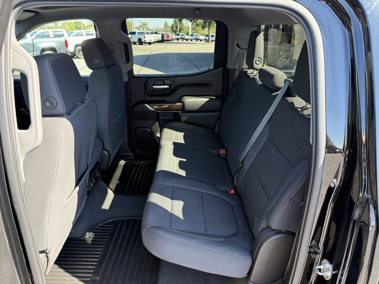 Used 2021 GMC Sierra 1500 SLE AWD/4WD image 16