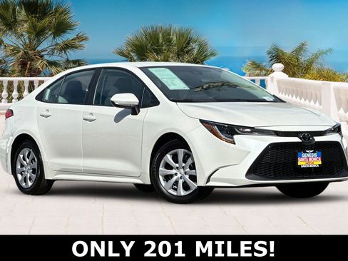 Used 2020 Toyota Corolla LE w/ Carpet Mat Package (TMS) image 1