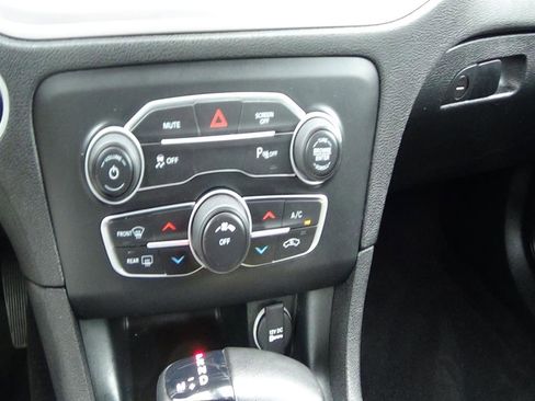 Certified 2023 Dodge Charger SXT image 24