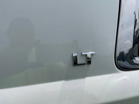 Used 2015 Chevrolet Suburban LT AWD/4WD image 16