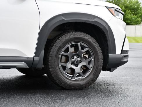 Used 2023 Honda Pilot TrailSport image 9