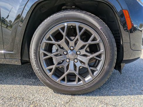 Used 2025 Jeep Grand Cherokee Summit AWD/4WD image 12
