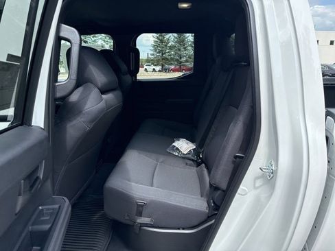 Used 2025 Toyota Tacoma SR image 13