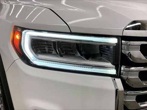 Used 2023 GMC Acadia SLT AWD/4WD image 31