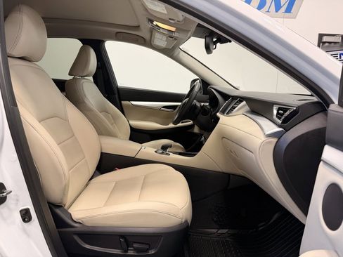 Used 2019 INFINITI QX50 Luxe w/ Cargo Package image 19