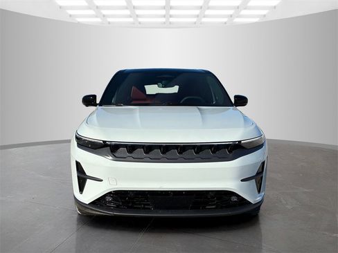 Used 2024 Jeep Wagoneer Launch Edition image 2