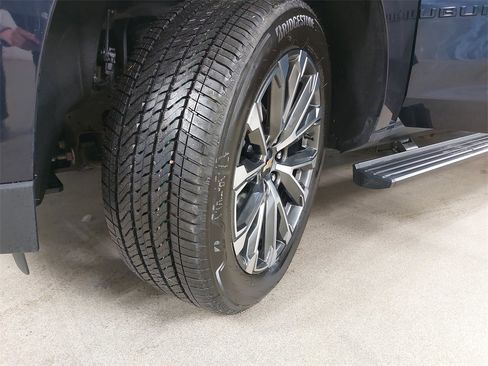 Used 2021 Chevrolet Suburban High Country image 39