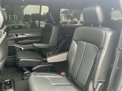 Used 2023 Jeep Wagoneer Series III w/ Premium Group I image 27