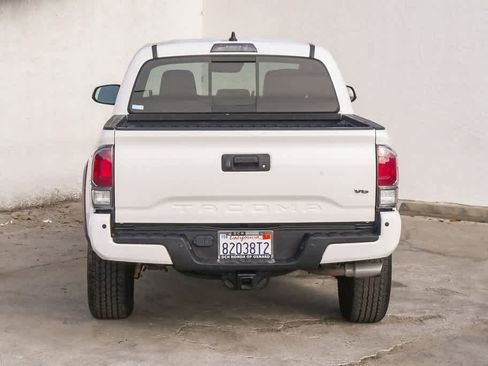 Used 2021 Toyota Tacoma TRD Off-Road w/ TRD Premium Off Road Package image 8