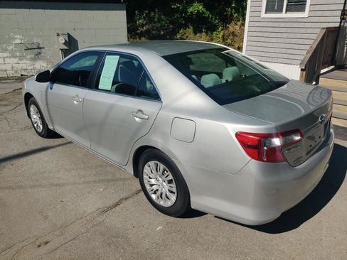 Used 2014 Toyota Camry LE FWD image 4