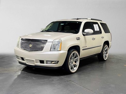 Used 2007 Cadillac Escalade AWD w/ Information Package image 7