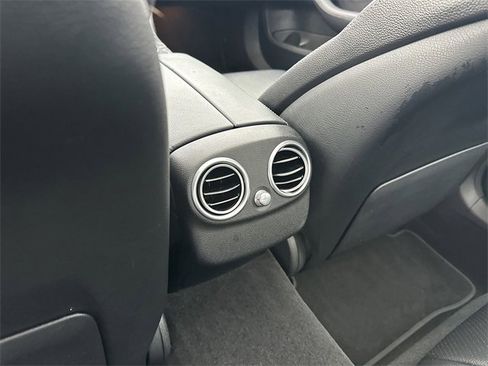 Used 2018 Mercedes-Benz C 300 4MATIC Sedan image 11