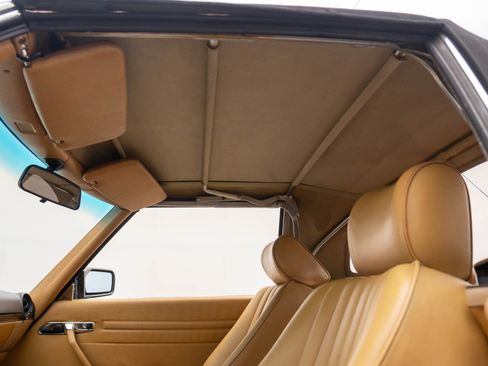 Used 1987 Mercedes-Benz 560 SL image 15