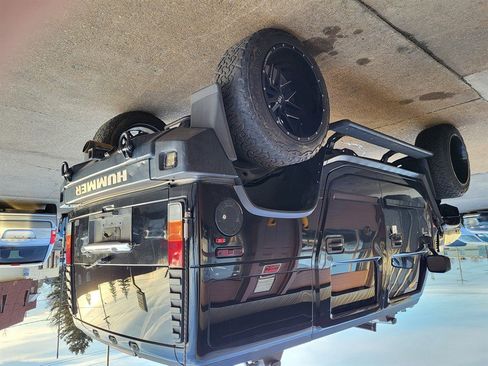 Used 2003 HUMMER H2 Sport Utility w/ Preferred Equipment Group image 4