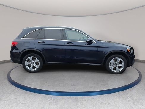 Used 2018 Mercedes-Benz GLC 300 4MATIC image 5
