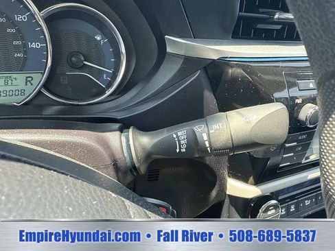 Used 2016 Toyota Corolla LE FWD image 31
