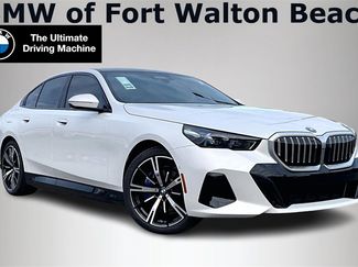 New 2026 BMW 550e xDrive video 1