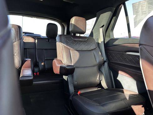 Certified 2025 Ford Explorer Platinum w/ LUX Leather Package image 14