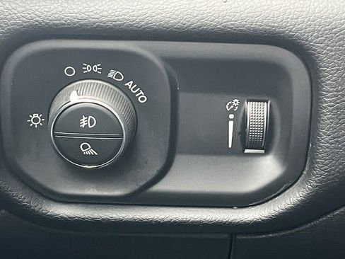 Used 2024 RAM 3500 Big Horn image 12