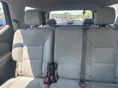 Used 2018 Chevrolet Traverse LT FWD image 11