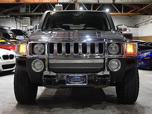 Used 2009 HUMMER H3 Luxury AWD/4WD image 2