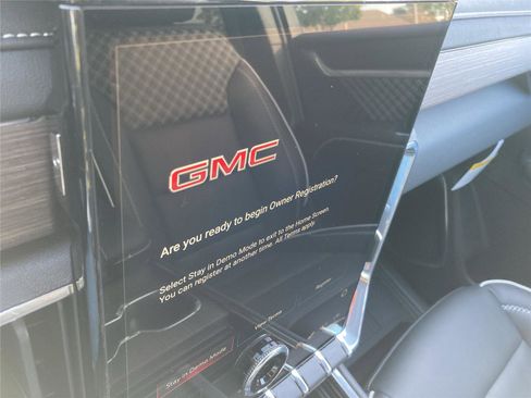 New 2026 GMC Acadia Denali w/ Super Cruise Package image 12