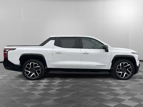 Used 2024 Chevrolet Silverado EV RST image 6