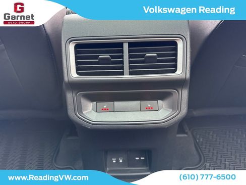 Certified 2024 Volkswagen Atlas Cross Sport SEL R-Line image 38