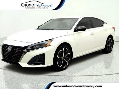 Used 2024 Nissan Altima 2.5 SR AWD/4WD image 1