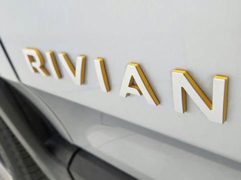 Used 2023 Rivian R1T Adventure image 41