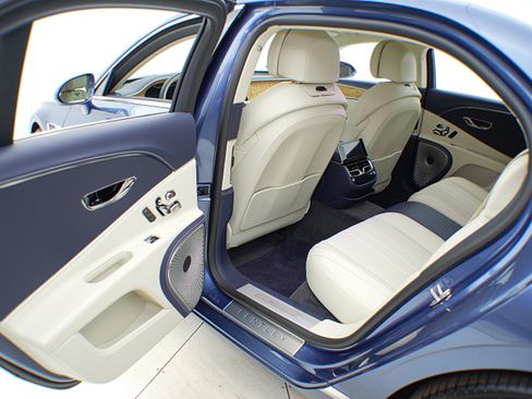 Certified 2022 Bentley Flying Spur Plug-In Hybrid AWD/4WD image 31