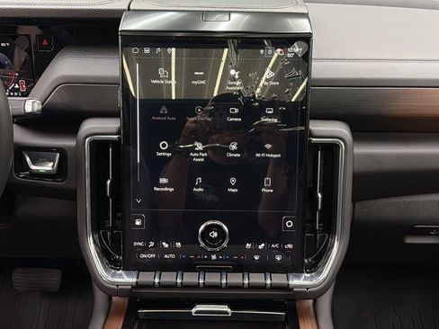 Used 2026 GMC Yukon Denali w/ Sun & Power Step Package image 18