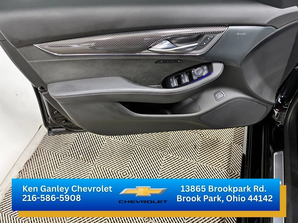 Used 2025 Cadillac CT5 V w/ Technology Package AWD/4WD image 8
