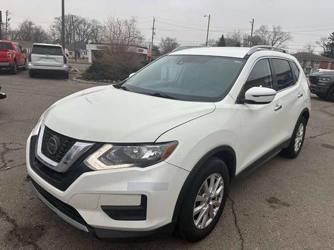 Used 2020 Nissan Rogue SV image 1