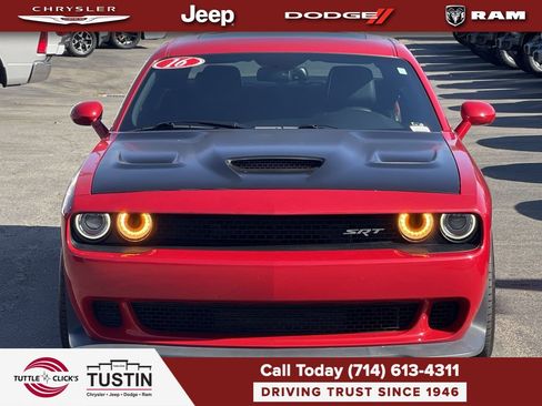 Used 2016 Dodge Challenger SRT Hellcat RWD image 2