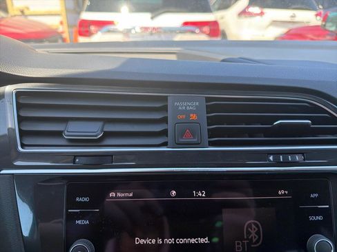 Used 2021 Volkswagen Tiguan SE w/ 3rd Row Seat Package AWD/4WD image 28