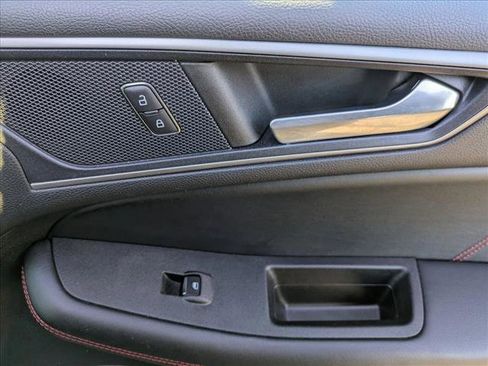 Certified 2022 Ford Edge ST-Line w/ Class II Trailer Tow Package image 27