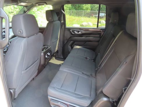Used 2024 GMC Yukon XL SLE AWD/4WD image 15